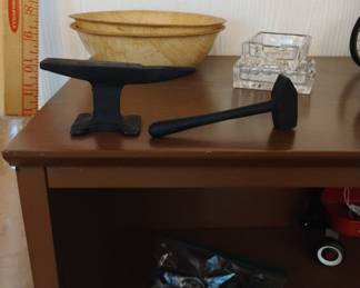 Mini anvil and sledge hammer