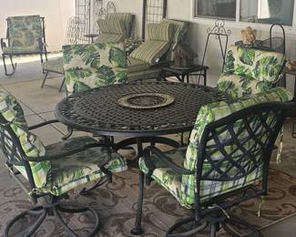 Table and 4 Chairs with cushions now $125