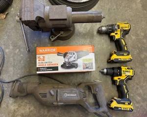 Dewalt Cordless Drills, Vise