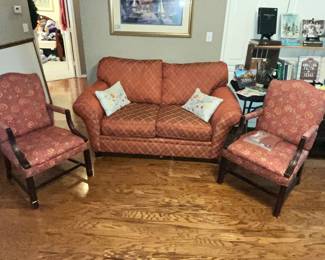 A COZY DECORATOR LIVING ROOM!