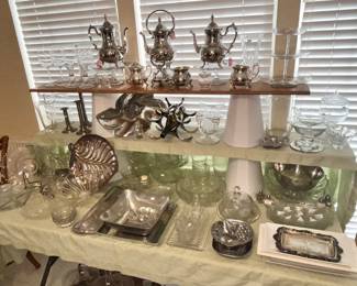 EXQUISITE FORMAL SERVING PIECES