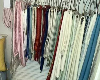 Tablecloths and runners