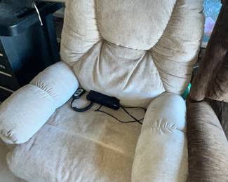 Power lift recliner
