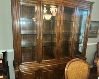 FABULOUS DREXEL CHINA CABINET!
