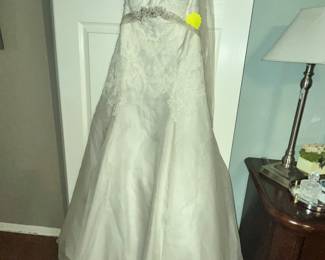 Beautiful wedding dress!