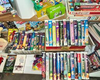 LOTS OF LARGE CASE DISNEY MOVIES!!