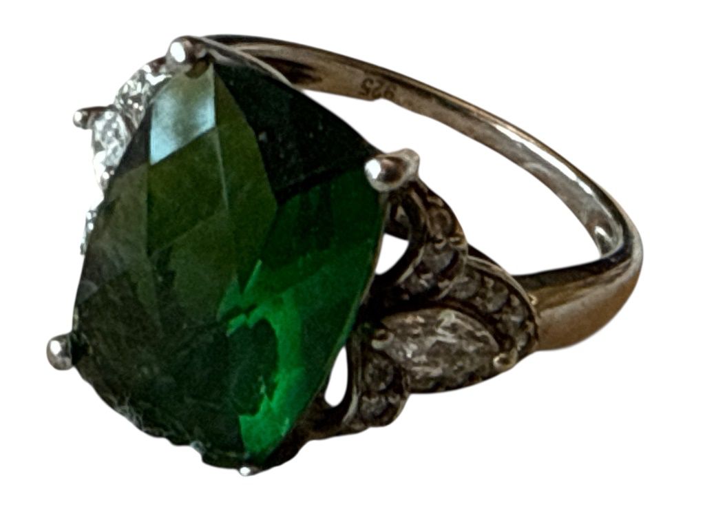 Size 6.5 925 Sterling Silver Green CZ Ring