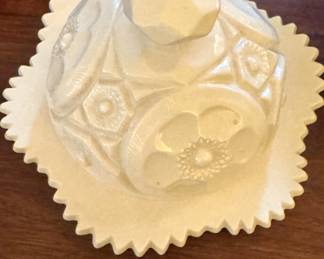 Vintage Cream Ceramic Butter Dish with Lid – Textured Floral Motif, Geometric Mid-Century Pottery