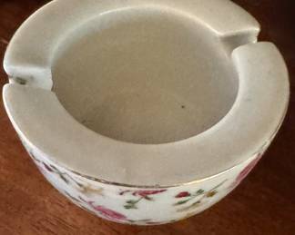 Aster Japan Porcelain Floral Ashtray – Hand-Painted Mid-Century Collectible