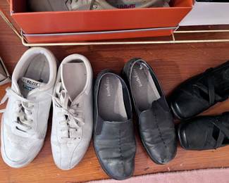 Vintage Black Crisscross Leather Pumps – Elegant Retro Dress Shoes, Black Leather Slip-On Flats by Easy Spirit – Comfort Loafers for Everyday Wear, White Leather Walking Sneakers by Life Walker – Classic Orthopedic Support Shoes