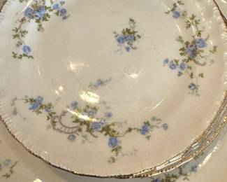 Pope-Gosser China Fleurette Pattern 54 – Blue Floral Plates with Gold Trim, Made in USA (1940s–1950s)