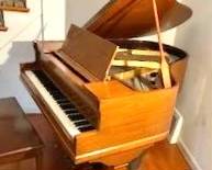 Vintage Hensel & Co. Baby Grand Piano – Walnut Finish, Early 20th Century, Beautiful Estate Piece. New York & Hamburg Makers