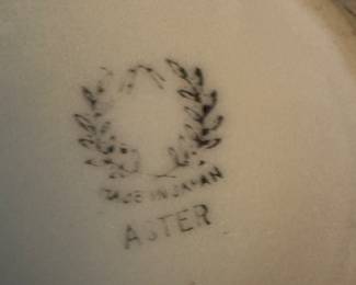 Aster Japan Porcelain Floral Ashtray – Hand-Painted Mid-Century Collectible
