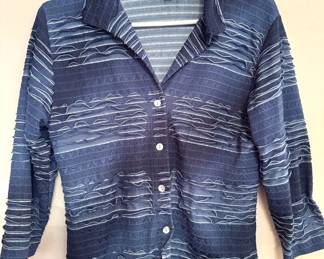 Andria Lieu Collection Textured Knit Button-Up Top – Blue Wave Pattern Blouse, Size M, Made in USA