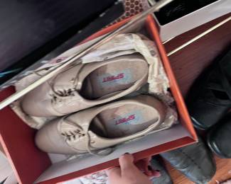 Vintage Light Taupe Leather Lace-Up Oxfords by Sport – Classic 1980s Women’s Comfort Shoes