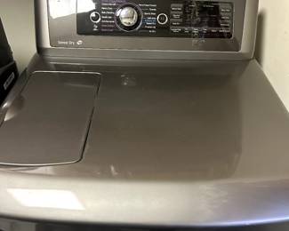 LG Dryer, Excellent condition!!