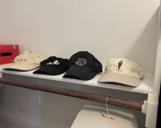 Caps