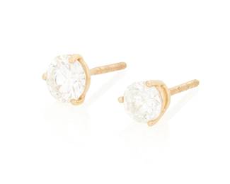 1104
Two 14K Gold and Diamond Studs
Featuring two round diamonds weighing approximately 0.75 and 1.00 carat
2 pieces
Measures: 1/4 in.
1.5 grams gross
Estimate: $1,500 - $2,000
