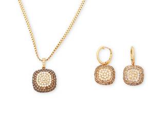 1098
Effy: An 18K Gold, Diamond and Colored Diamond Set
Including a necklace and pair of earrings set with near colorless and brown diamonds weighing approximately 3.50 carats total, signed Effy
3 pieces
Necklace: 24 in., Earrings: 1 x 5/8 in.
23.0 grams
Estimate: $1,000 - $2,000