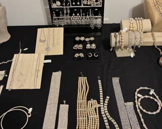 CAROLEE - Vintage Estate design with glass pearls, silver tone finish and Austrian crystals - many choker and bracelet matching items.