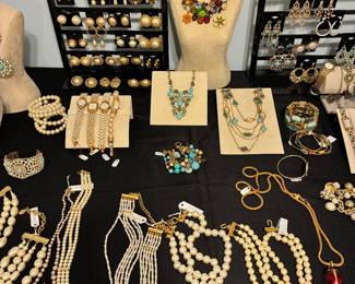 Carolee - Mixed color crystal designs