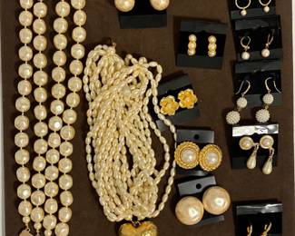 Carolee Pearl - bold glass pearl designs