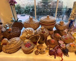 Handwoven coushatta tribe baskets