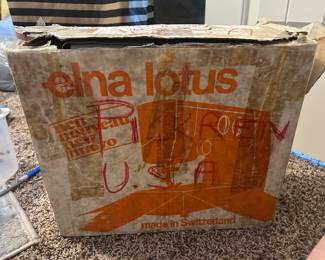Elna Lotus Swiss-made portable sewing machine - Italian language!