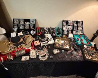 Costume Jewelry - Rings, Necklaces, Earrings