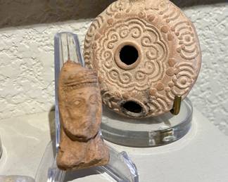 Roman clay figures and oil lamps