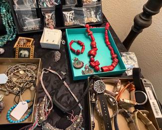 Custume Jewelry - Watches, necklaces, earrings