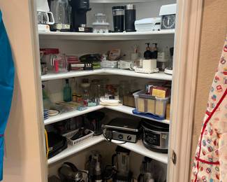 kitchen appliances, crock pot, convection oven, espresso machine, sunbeam stand mixer