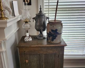 Counrty cabinet