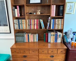 Ethan Allen Nutmeg Heirloom Double Dresser w/Hutch