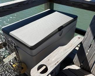 Outdoor dock box