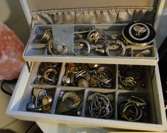 Many earrings