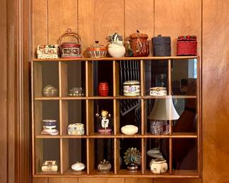 VINTAGE TRINKET BOXES INCLUDING LIMOGES