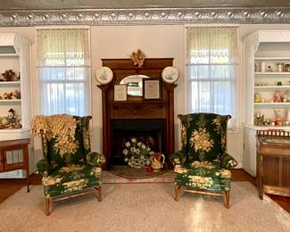 THESE FOLLOWING ITEMS ARE IN THE SUNROOM