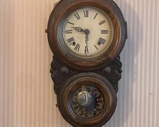 ANTIQUE WALL CLOCK
