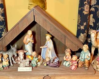 HUMMEL NATIVITY WITH CRECHE