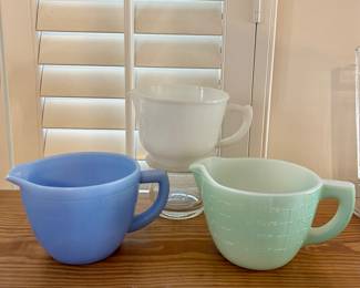 JEANNETTE DELPHITE BLUE MEASURING CUP, JADEITE MCKEE MEASURING CUP