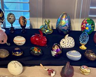 WONDERFUL RABBIT & EGG COLLECTION, ROYAL CROWN DERBY EGGS & RABBIT, ANTON  INTAGLIO STUDIO ART GLASS EGG/PAPERWEIGHT, VAN BRIGGLE RABBIT, WATERFORD CRYSTAL EGG , ROYAL DOULTON RABBIT, LIMOGES TRINKET EGG BOX, BELLEEK POTTERY EGG