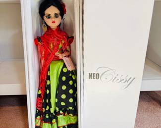 Madame Alexander 17" Neo Cissy “Carlotta” – 2012 MADC LE of 50 w/ COA