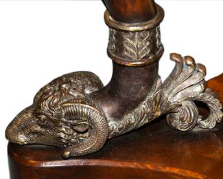 1255b Round Entry Table Detail Photo