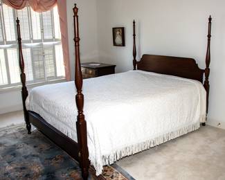 1316 Queen Four Poster Bed 225.00