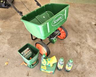 Scotts Turf Builder Fertilizer & Seed Spreader + Hand Spreader & Miracle-Gro LiquaFeed Lot