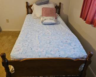 Twin bed frame w/mattresses