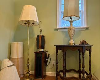 Table, lamps