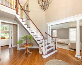 Palmer Cir Foyer