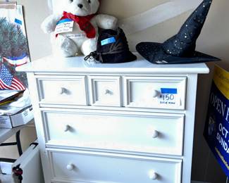 good condition chest of drawers. The SantaBear on top is the "original" first one!